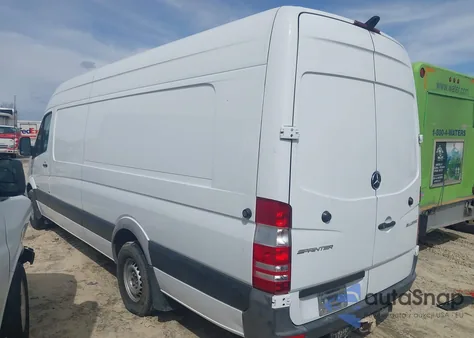 2015 Mercedes-Benz Sprinter 2500 High Roof из США, поврежденный, VIN WD3PE8DC7FP113618
